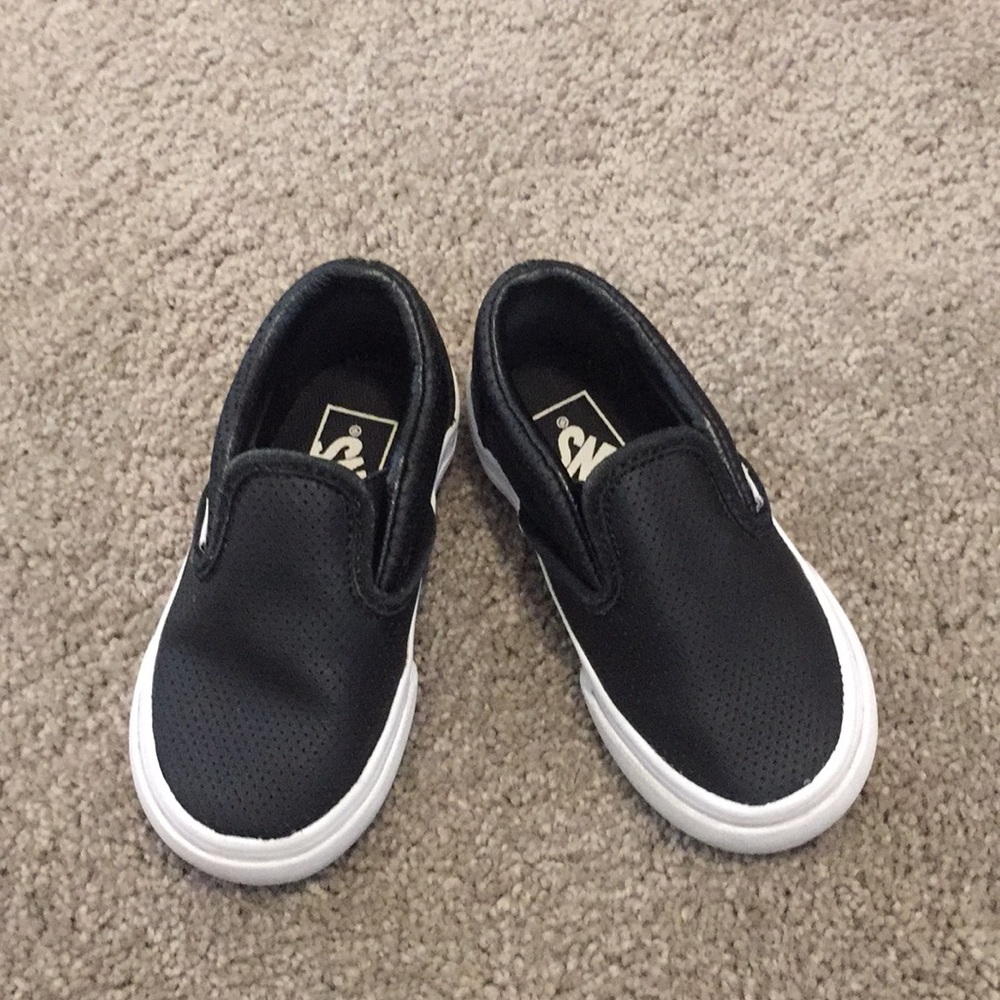 Black toddler leather vans